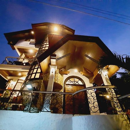 El Castillo Bed And Breakfast Angono Esterno foto