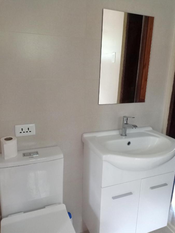 El Castillo Bed And Breakfast Angono Esterno foto