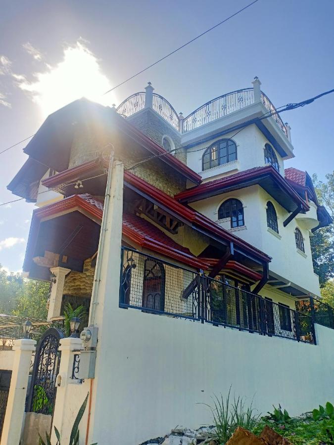 El Castillo Bed And Breakfast Angono Esterno foto