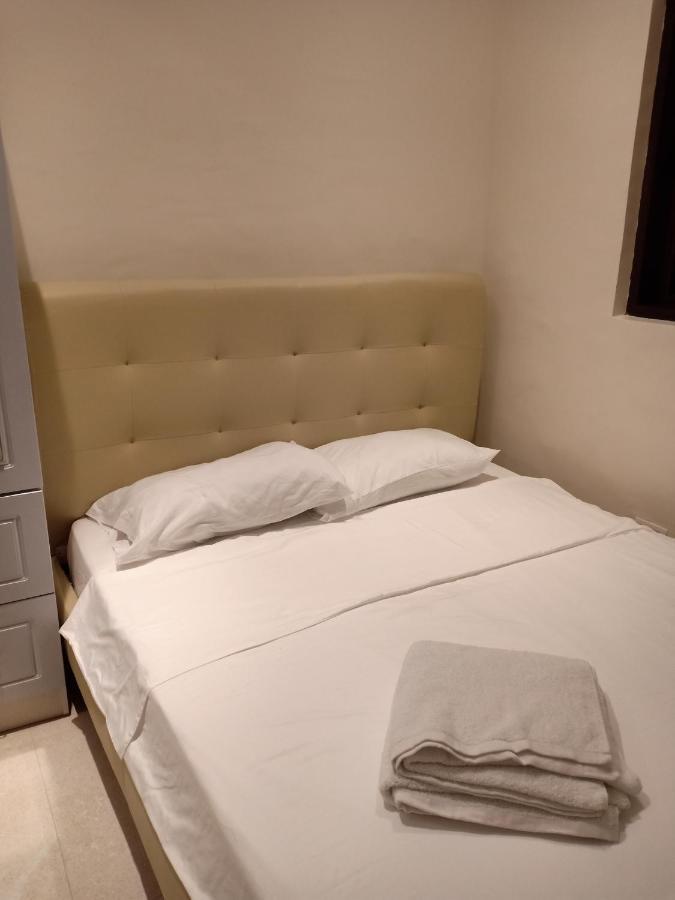 El Castillo Bed And Breakfast Angono Esterno foto