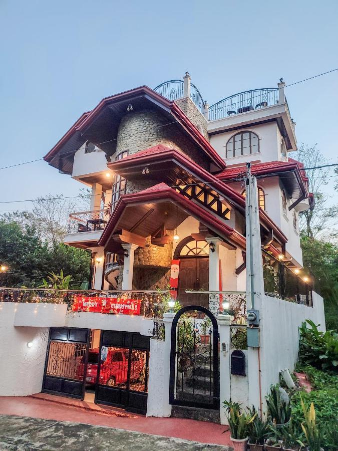 El Castillo Bed And Breakfast Angono Esterno foto