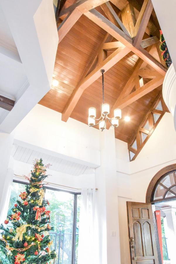 El Castillo Bed And Breakfast Angono Esterno foto