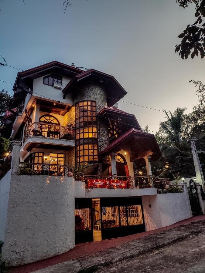 El Castillo Bed And Breakfast Angono Esterno foto