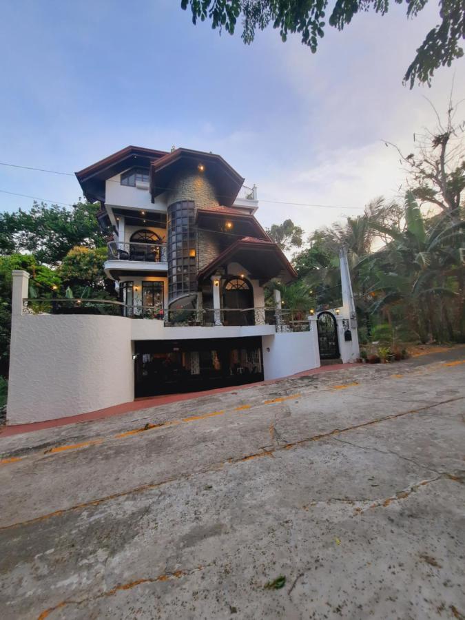 El Castillo Bed And Breakfast Angono Esterno foto