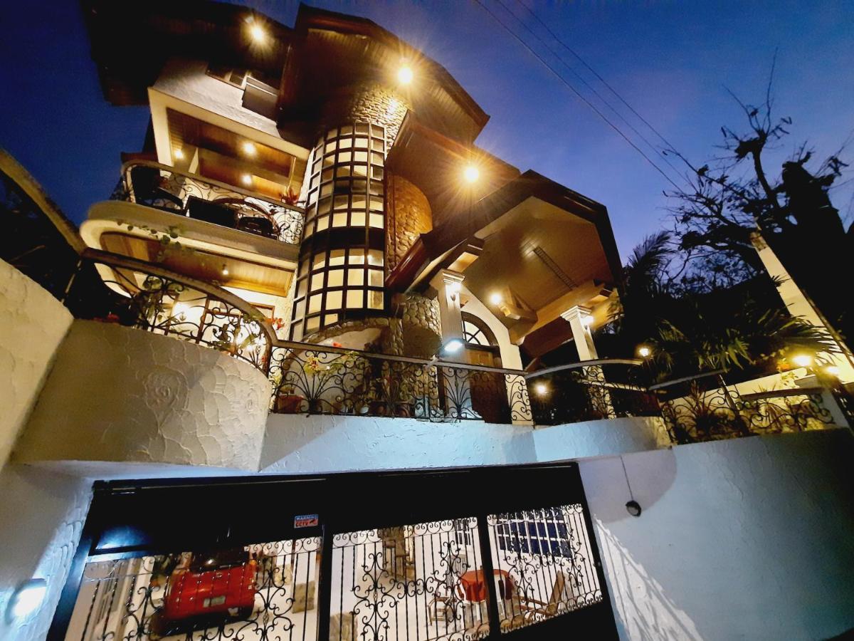 El Castillo Bed And Breakfast Angono Esterno foto
