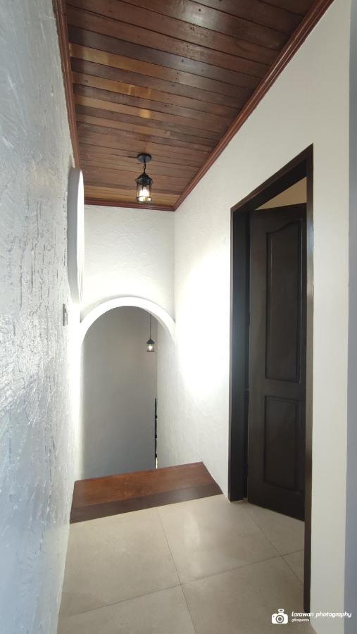 El Castillo Bed And Breakfast Angono Esterno foto