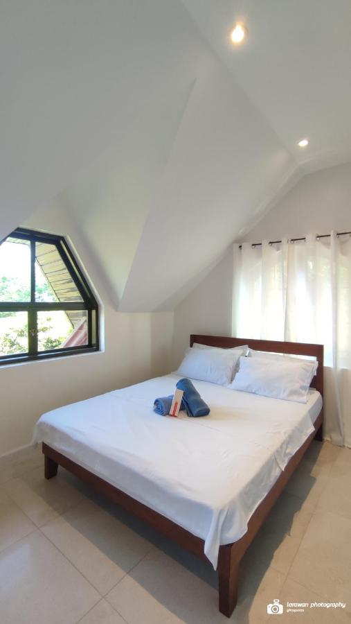 El Castillo Bed And Breakfast Angono Esterno foto